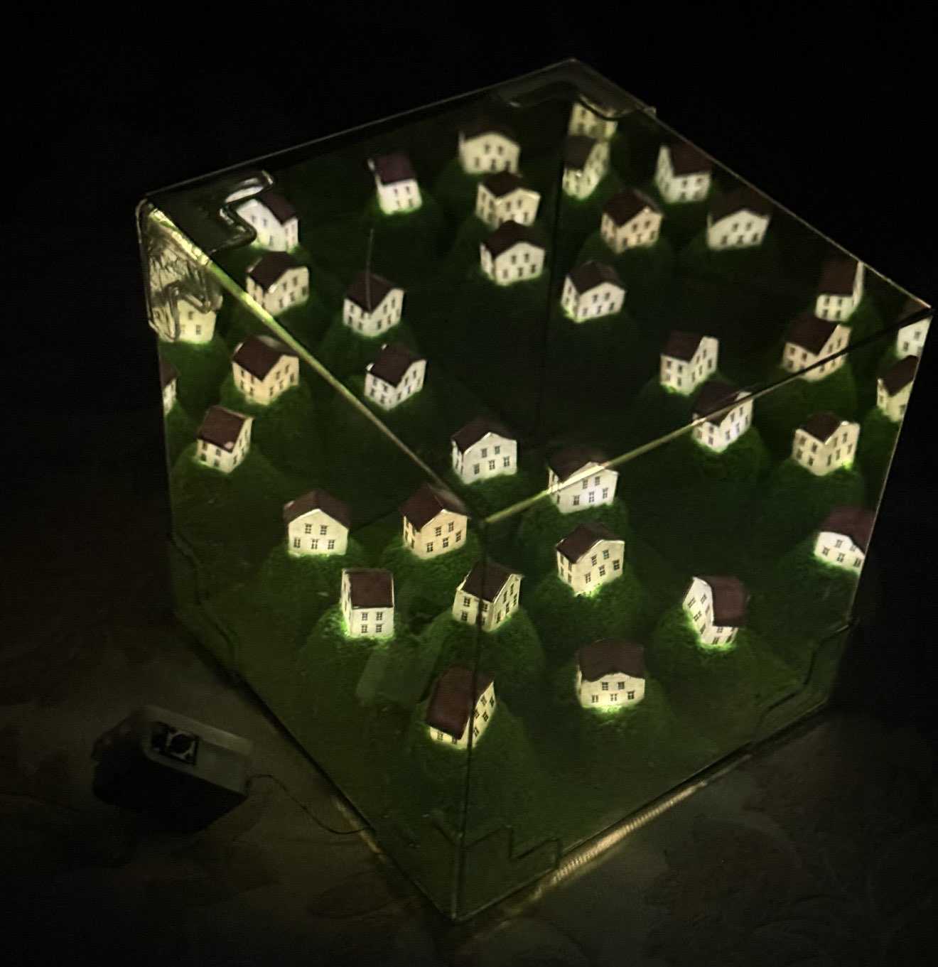 Backrooms Infinity Mirror Diorama "Level 94"